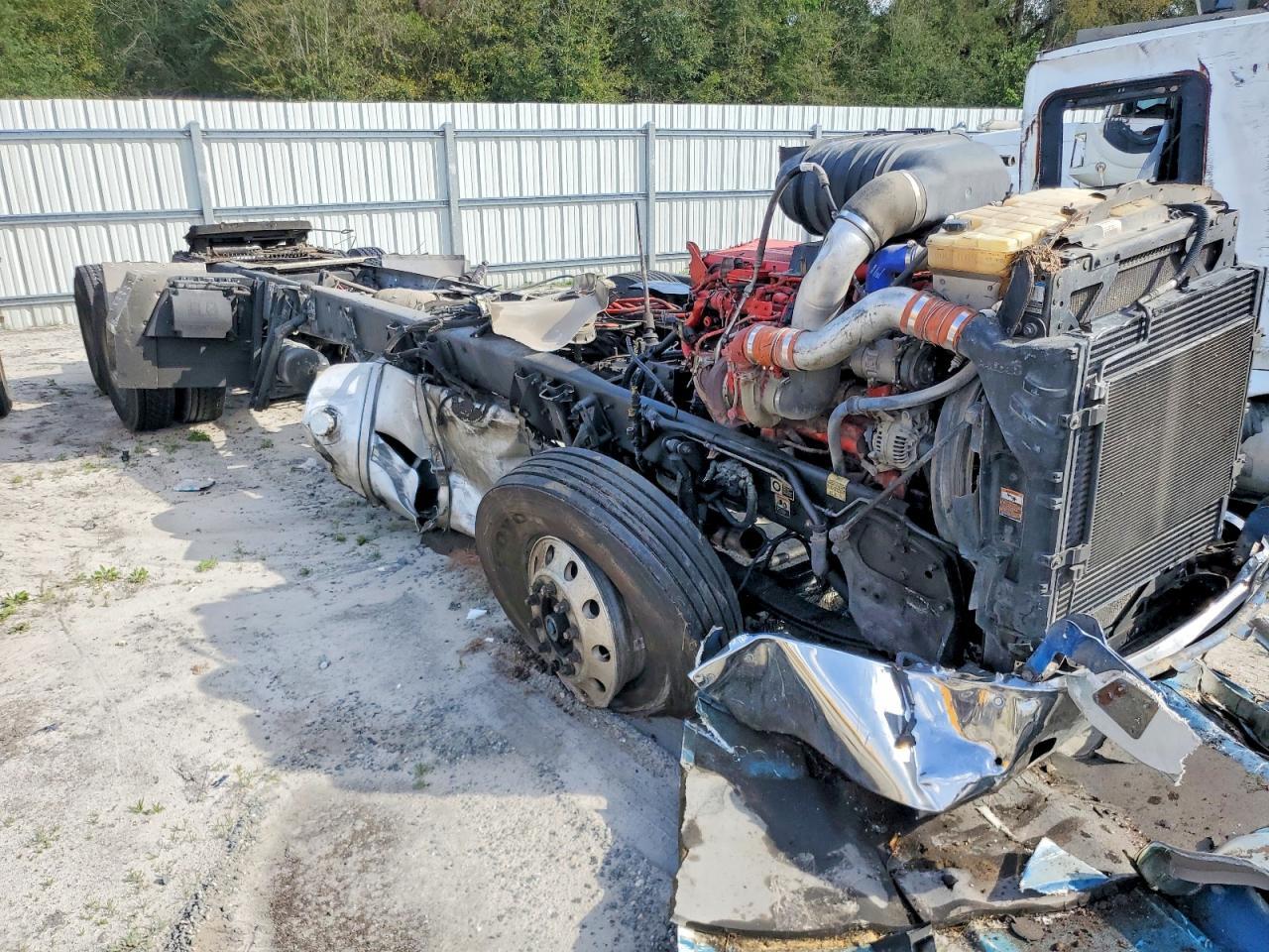 2013 Kenworth T660 Semi Truck