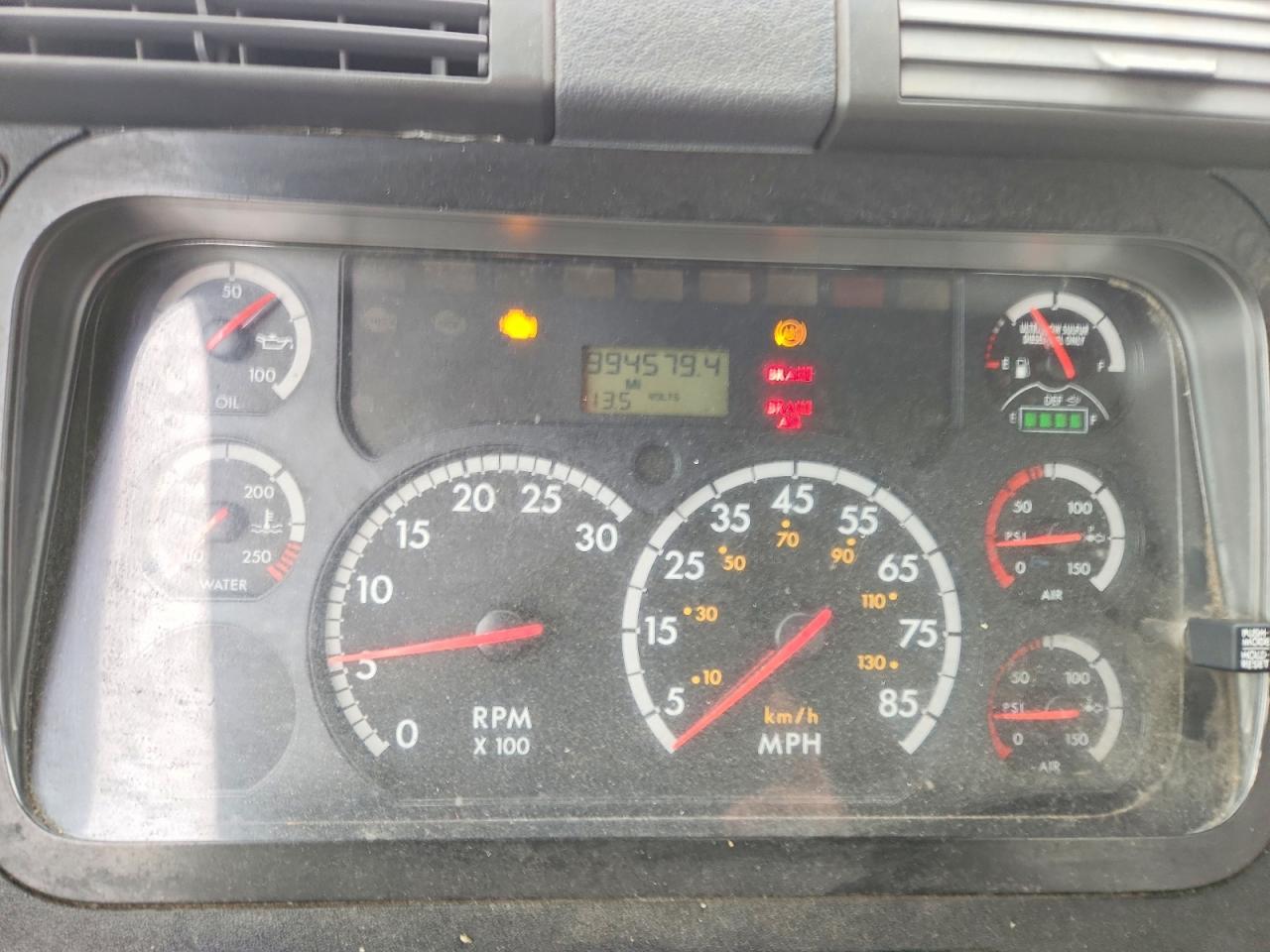 2011 Freigliner 2011 Freightliner Cascadia Semi Truck