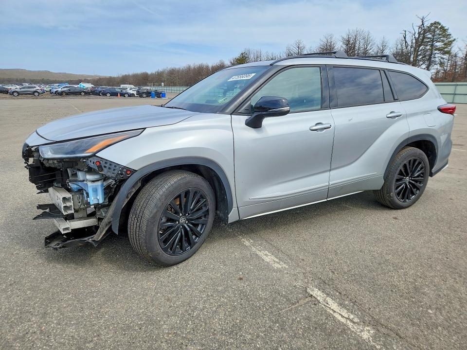 2023 Toyota Highlander xse