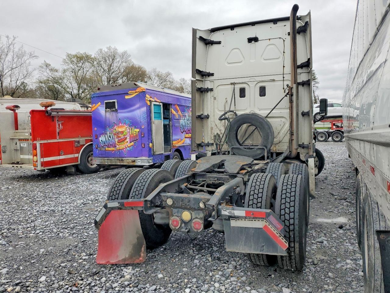 2016 Freightliner Cascadia 125