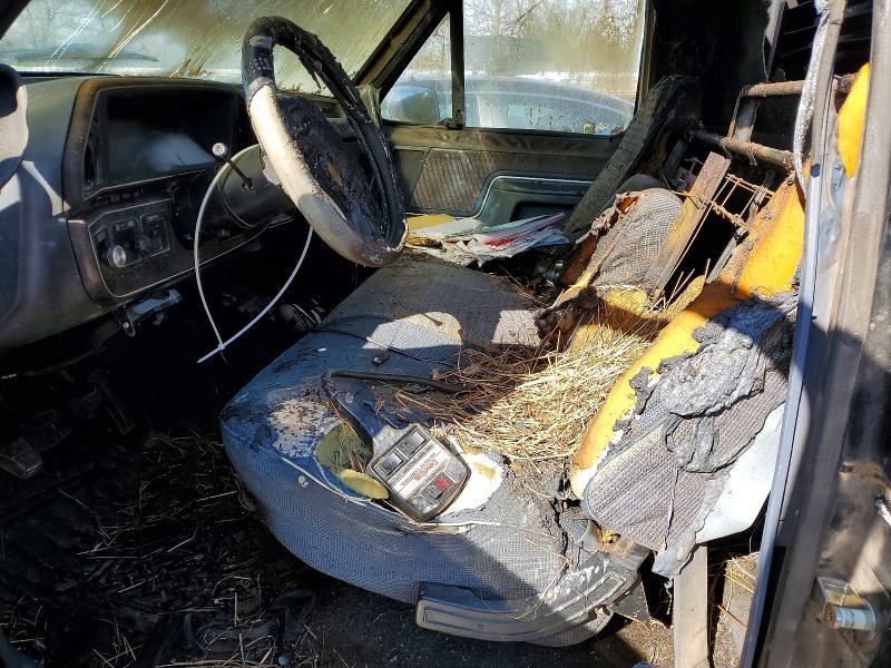 1989 Ford F250 Super Duty Flatbed Truck