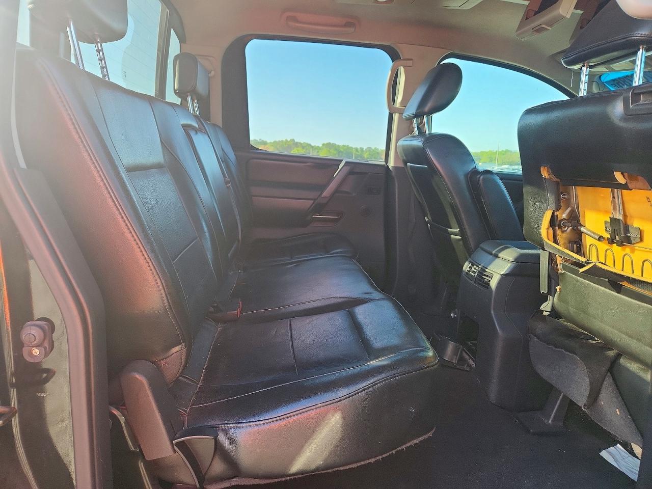 2010 Nissan Titan SE