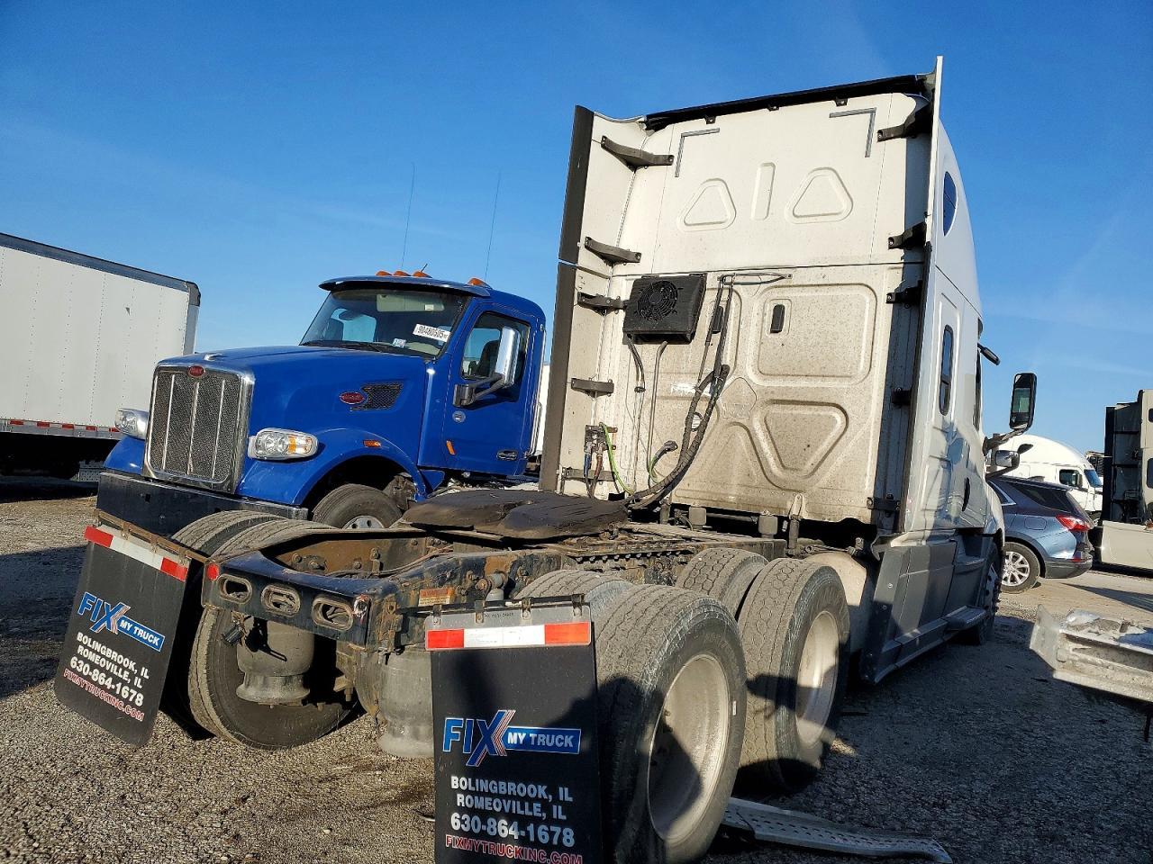 2020 Freigliner 2020 Freightliner Cascadia 126 Semi Truck