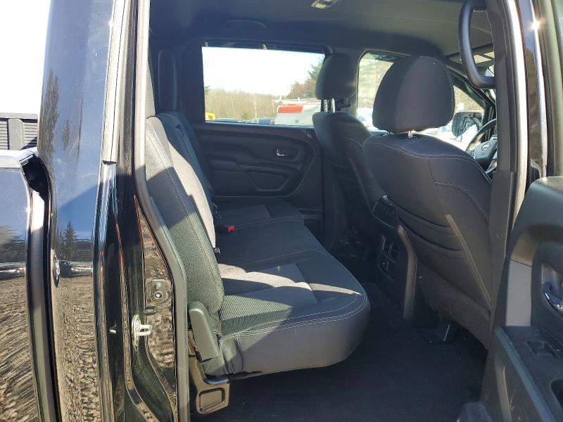 2018 Nissan Titan SV