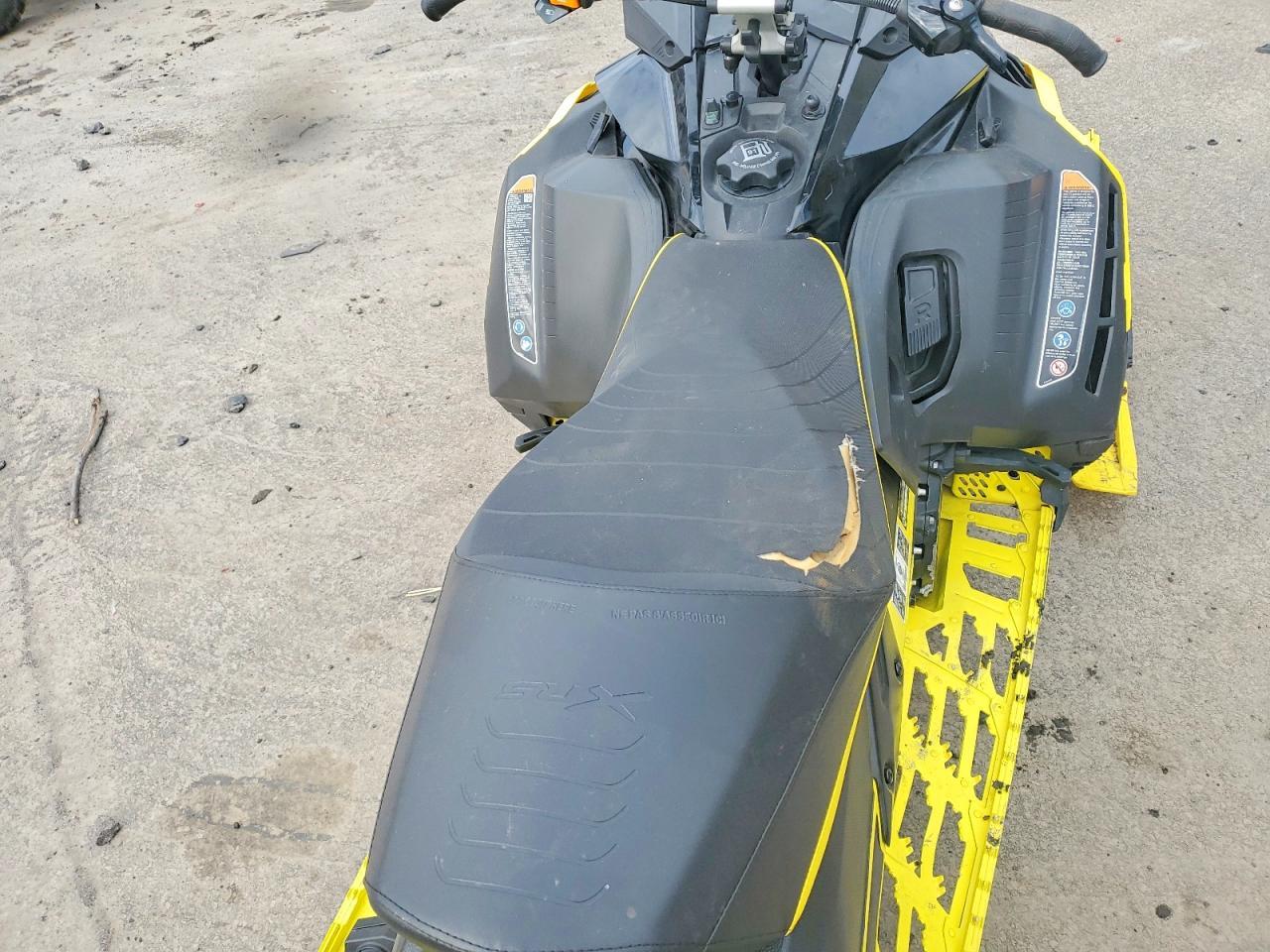 2021 Skidoo Snowmobile