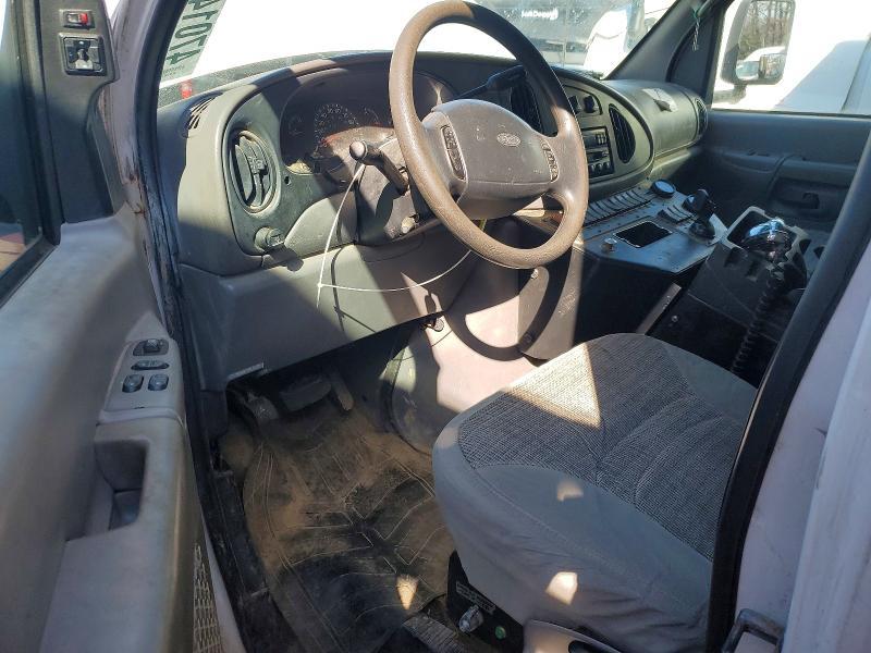 2002 Ford Econoline E450 Super Duty Cutaway Van