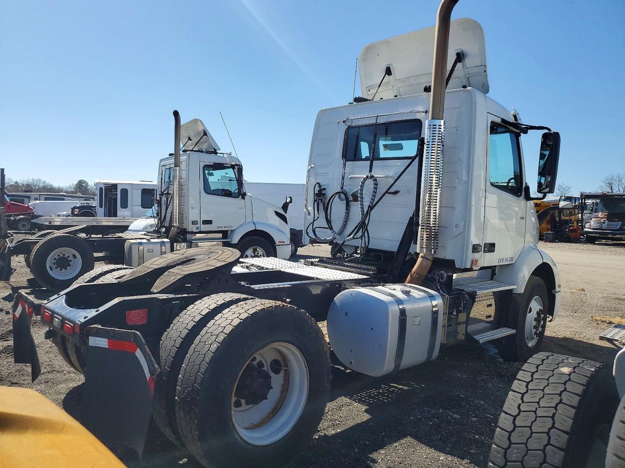 2019 Volvo VNR-Semi Truck