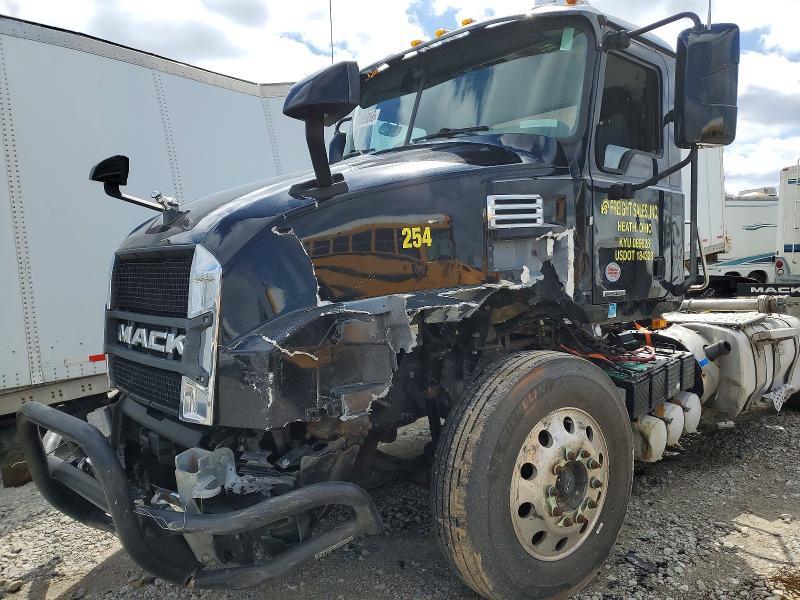 2025 Mack Anthem Semi Truck