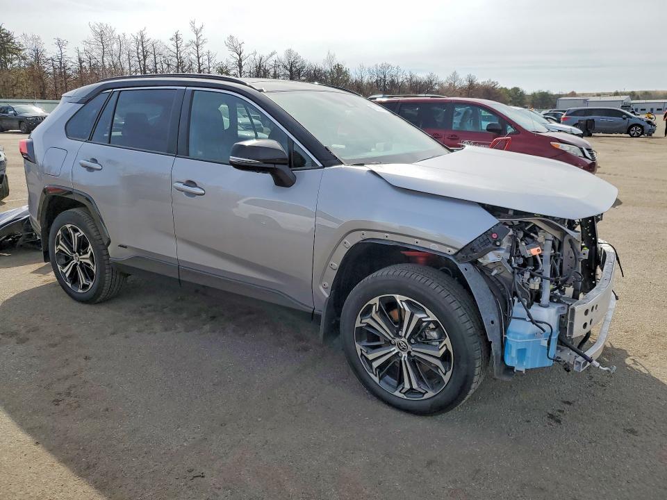 2025 Toyota Rav4 Plug-in Hybrid xse