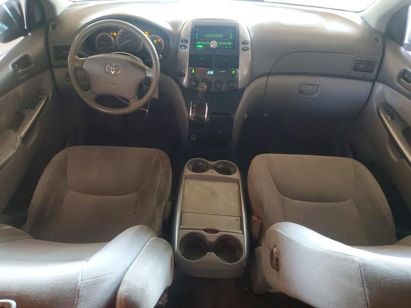 2010 Toyota Sienna ce 7-passenger
