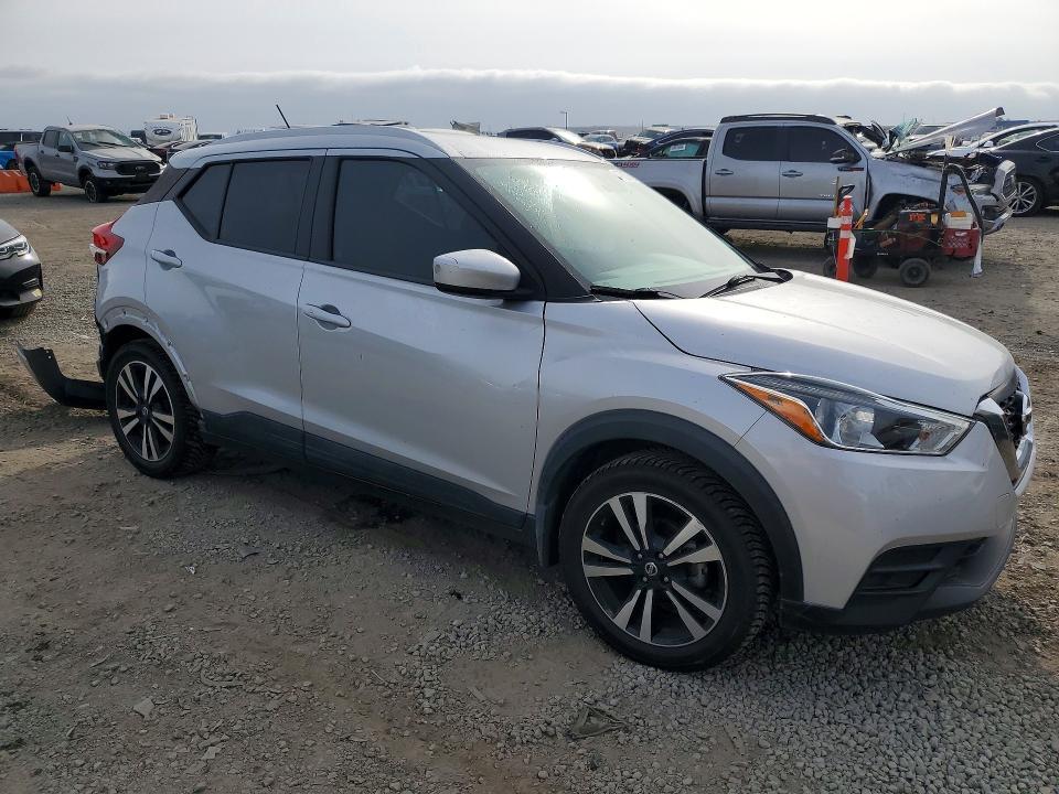 2018 Nissan Kicks sv