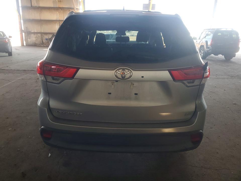 2018 Toyota Highlander le Plus