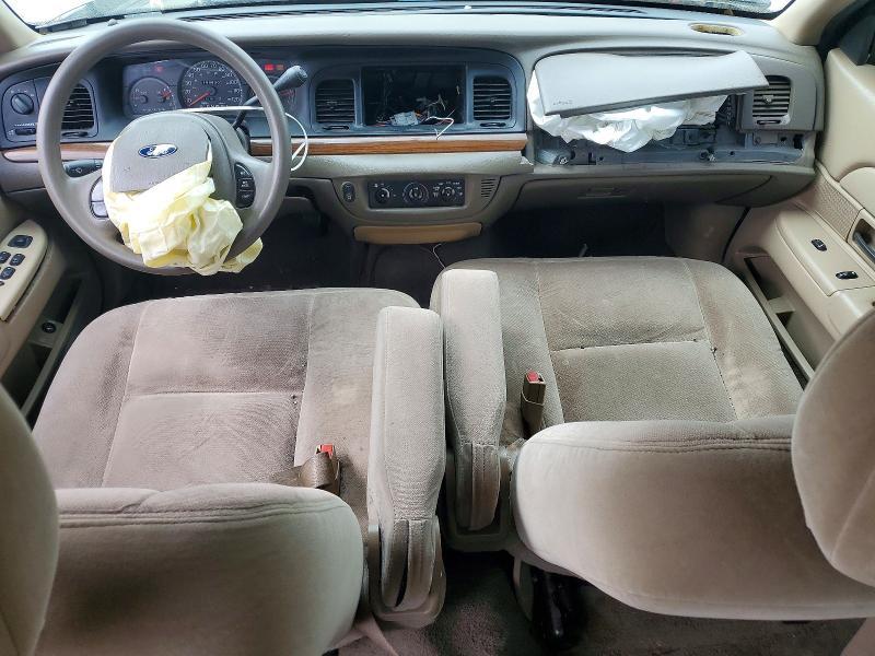 2004 Ford Crown Victoria