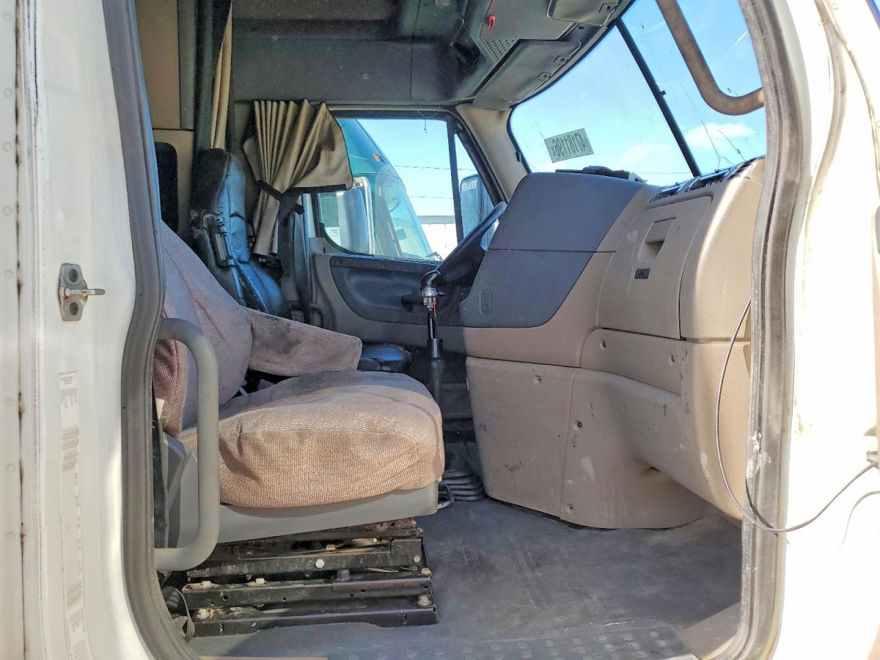 2016 Freigliner 2016 Freightliner Cascadia 125 Semi Truck