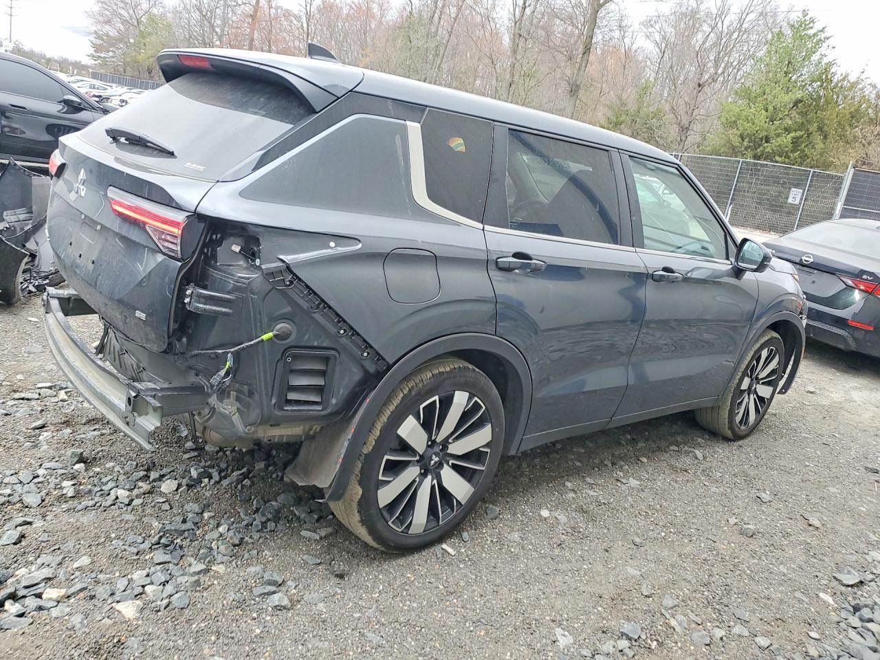 2025 Mitsubishi Outlander se