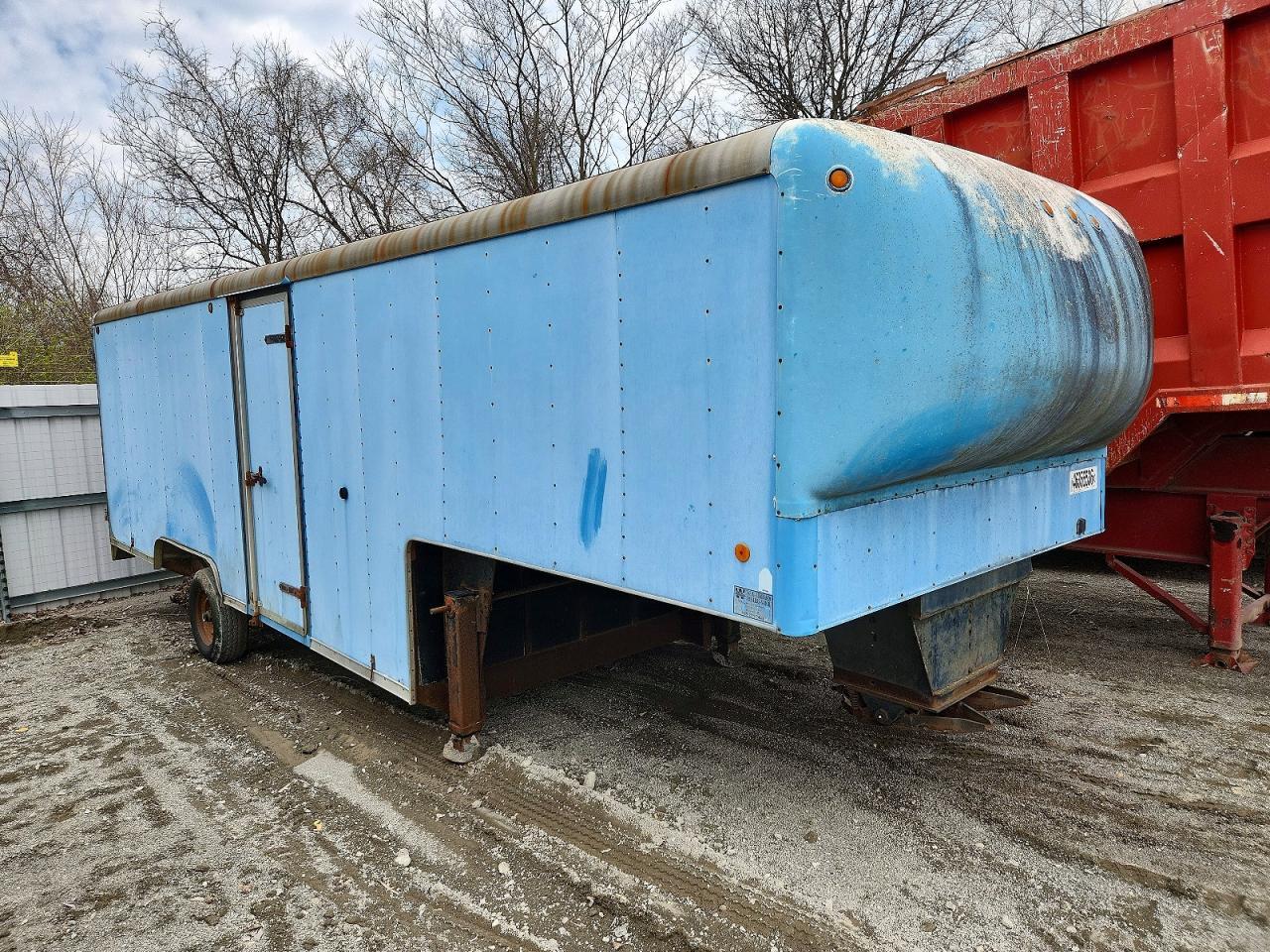 1990 Wells Cargo CVG2825 Enclosed Cargo Trailer