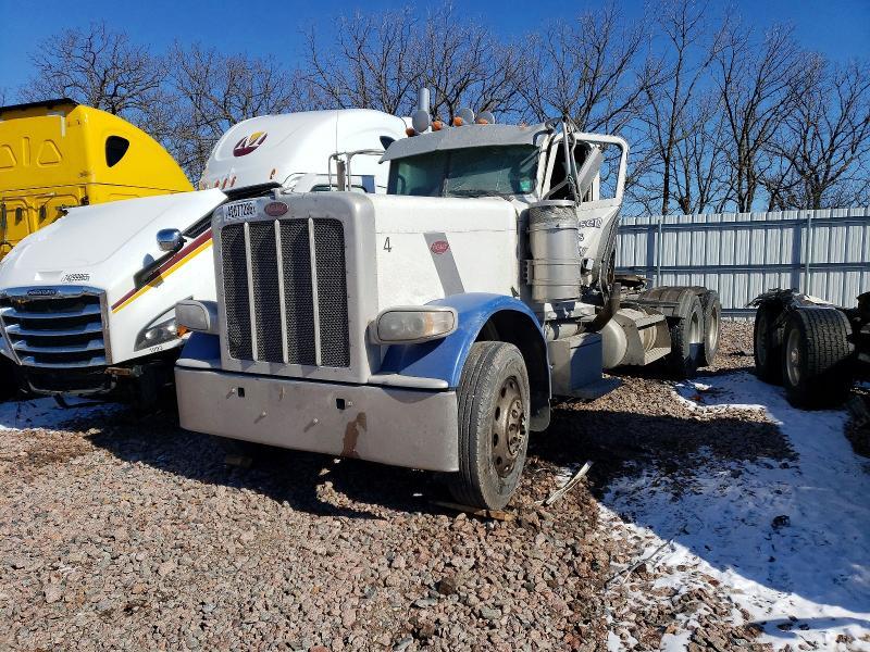 2013 Peterbilt 389 Semi Truck