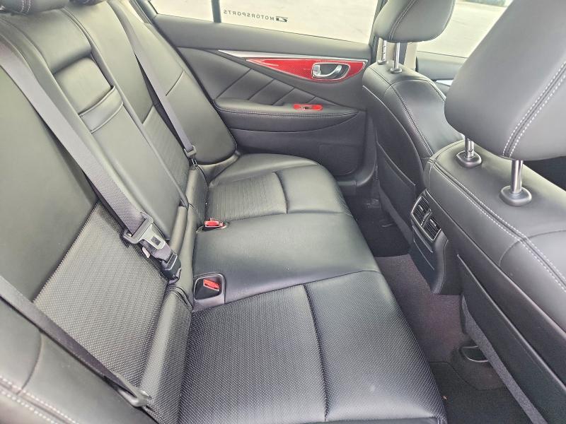 2016 Infiniti 2016 Infi Q50 red Sport 400