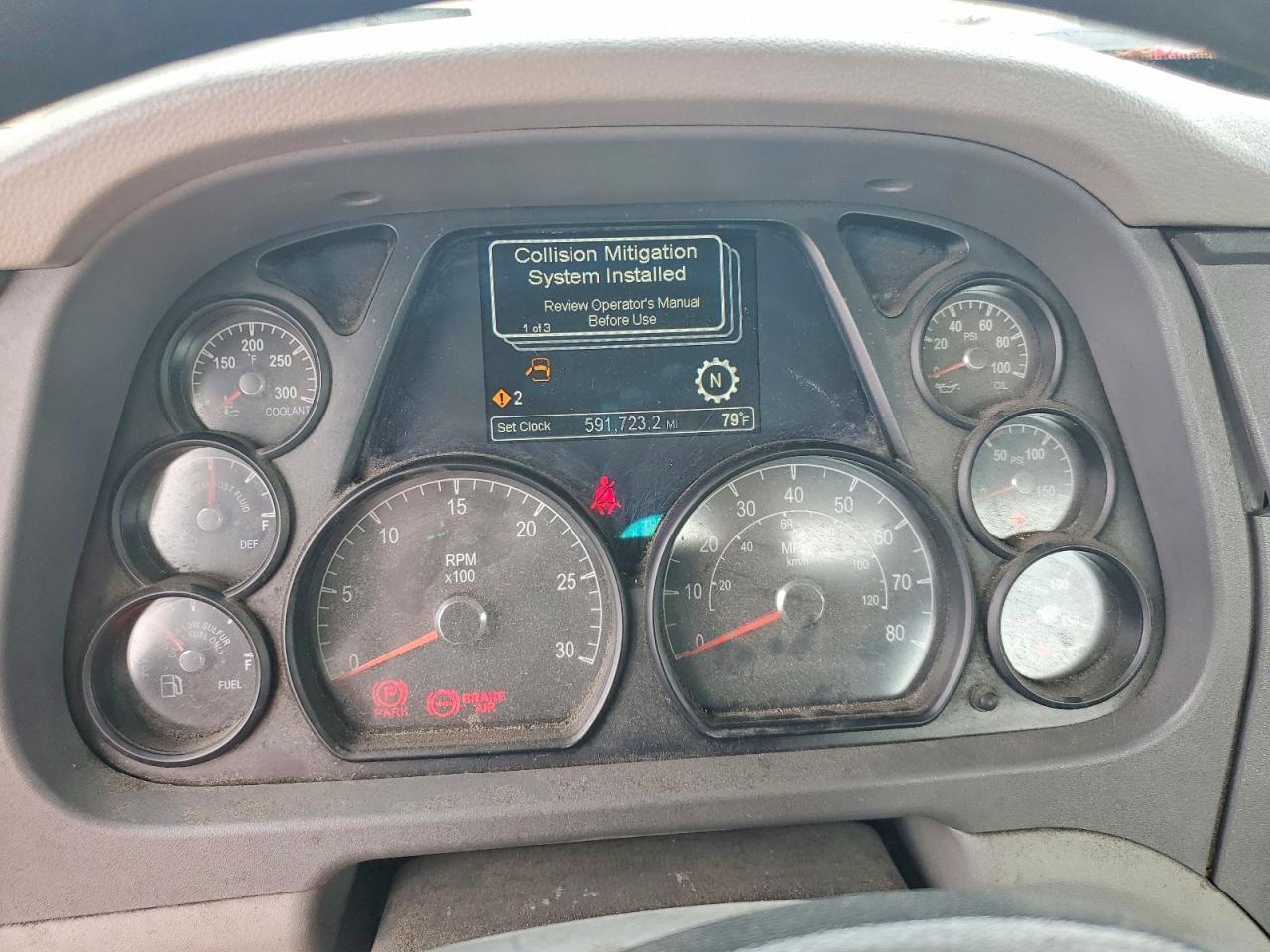 2016 Peterbilt 579 Semi Truck