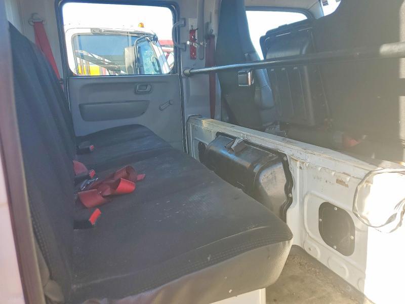 2019 Mitsubishi FE160 BOX Truck