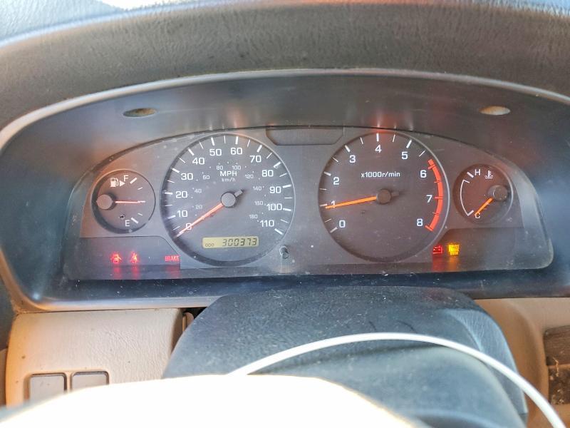 2001 Nissan Frontier XE