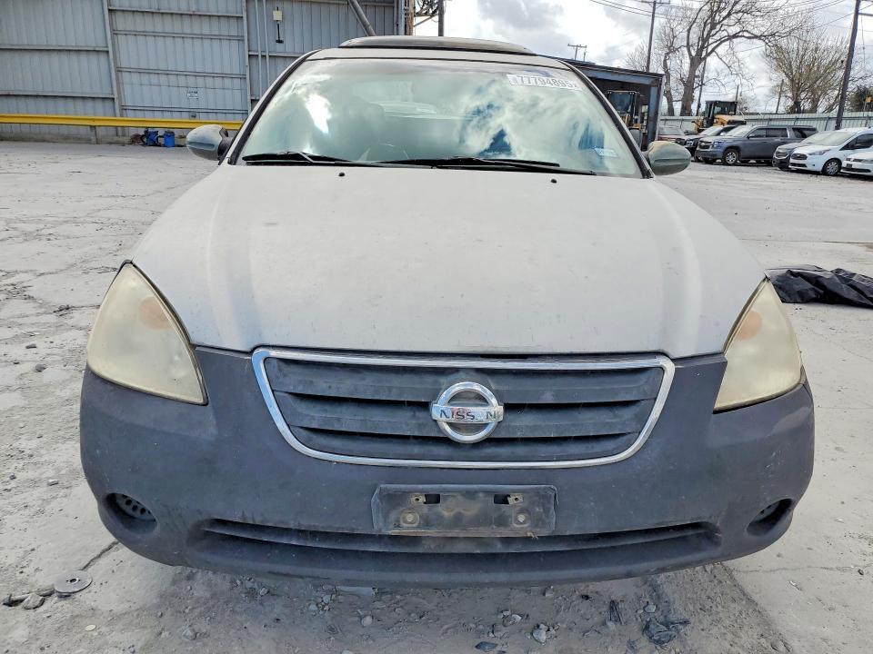 2004 Niss Altima