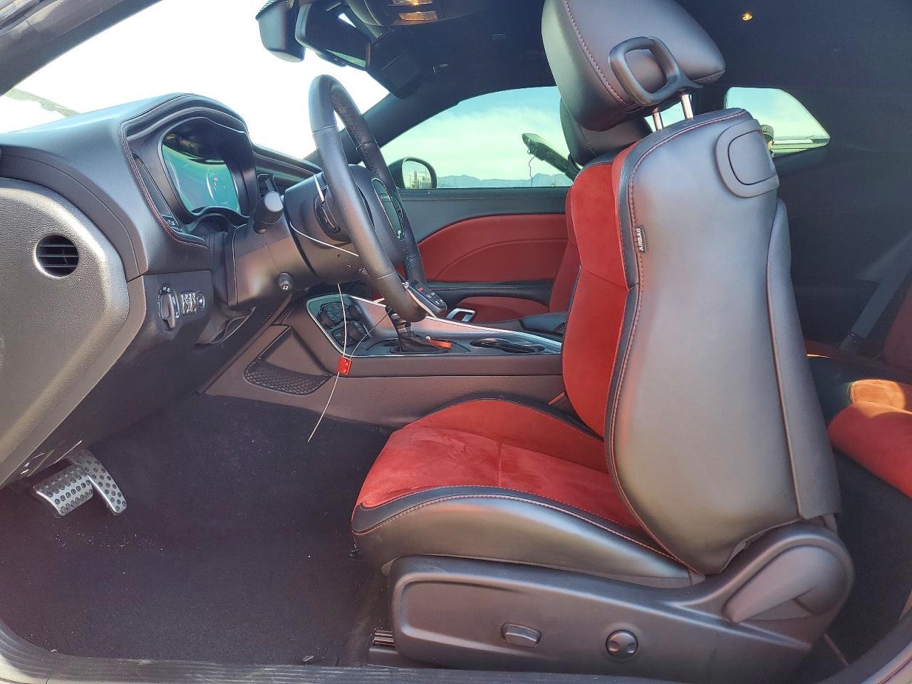 2022 Dodge Challenger r