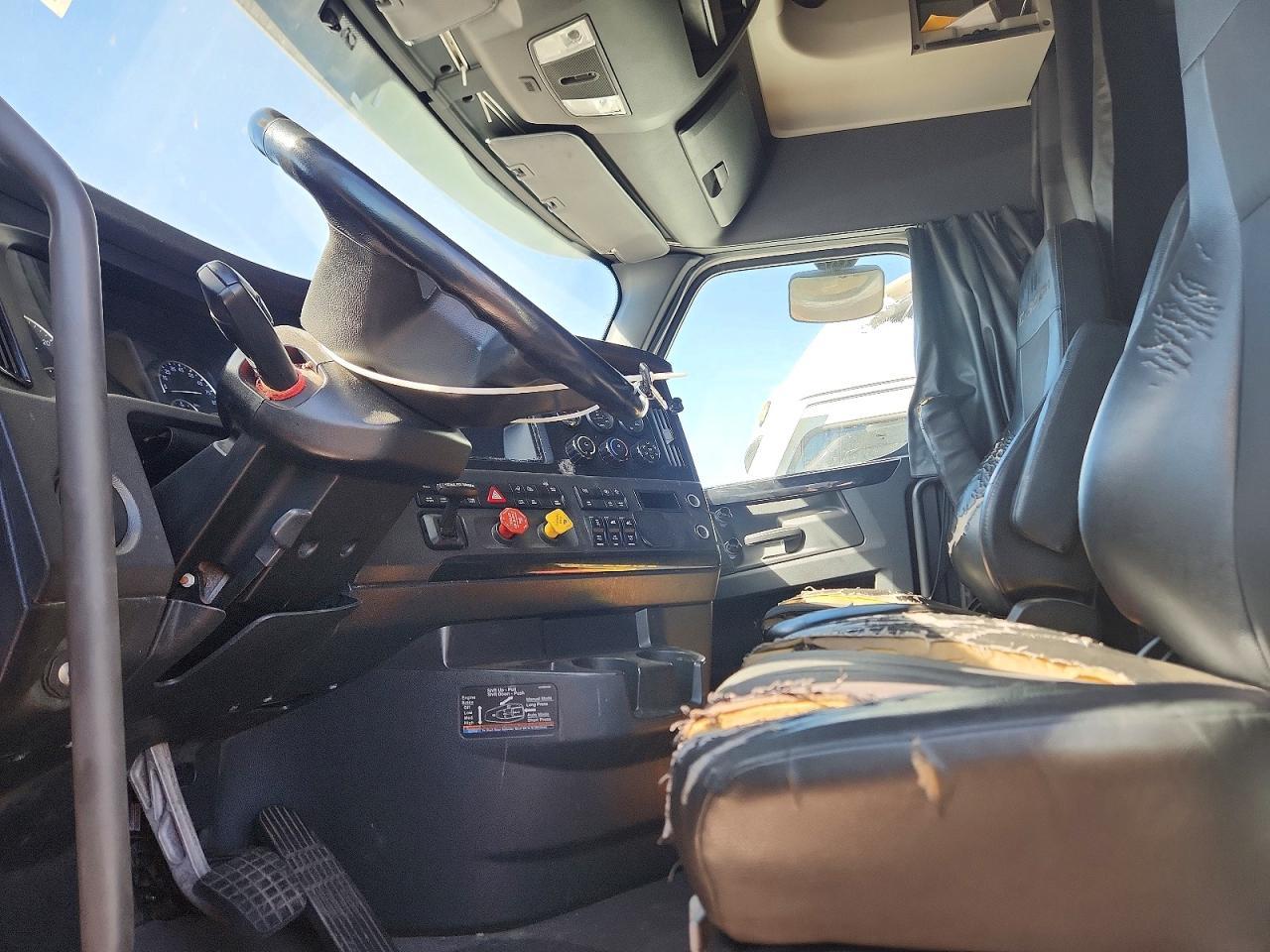 2023 Freightliner Cascadia 126 Semi Truck