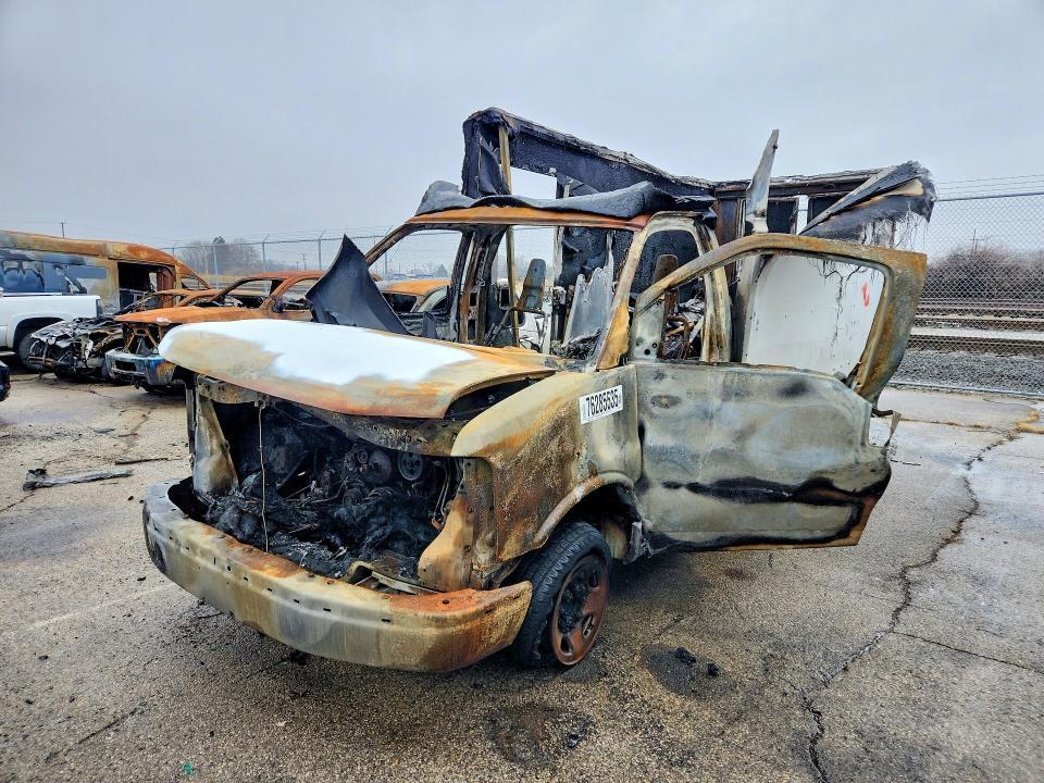 2020 GMC Savana box Truck