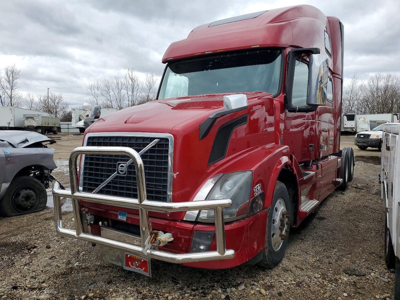 2013 Volv O VNL Semi Truck