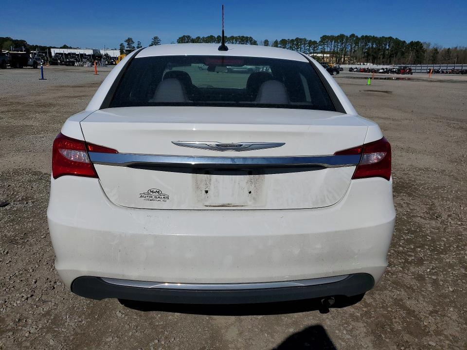 2013 Chrysler 200 lx