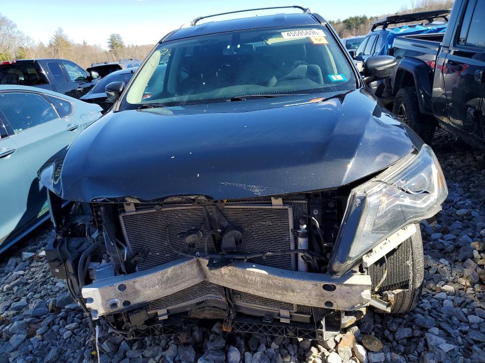 2018 Nissan Pathfinder sv