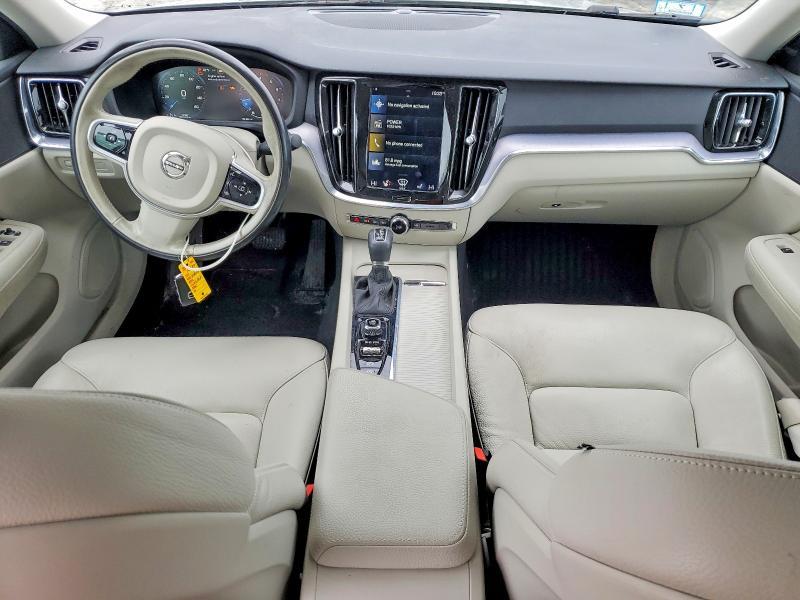 2020 Volvo S60 T5 Momentum