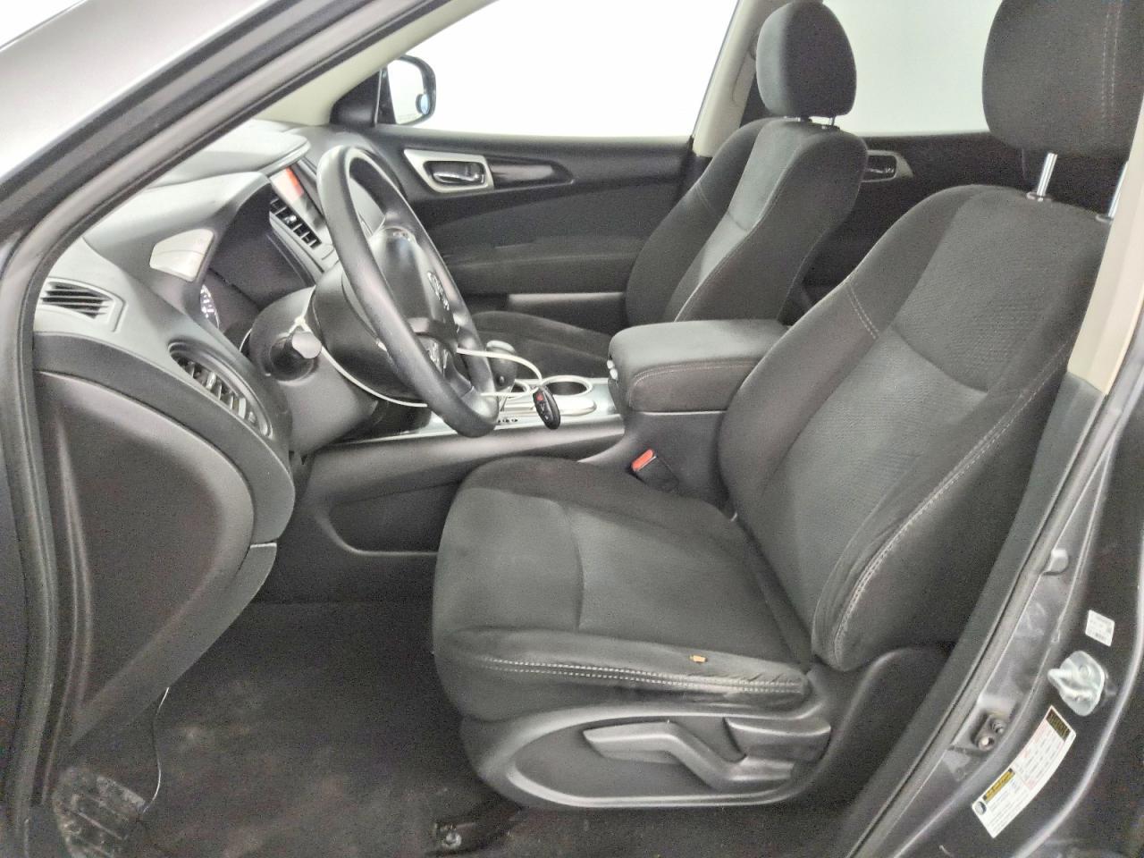 2016 Nissan Pathfinder s