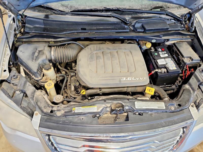 2011 Chrysler Town & Country Touring