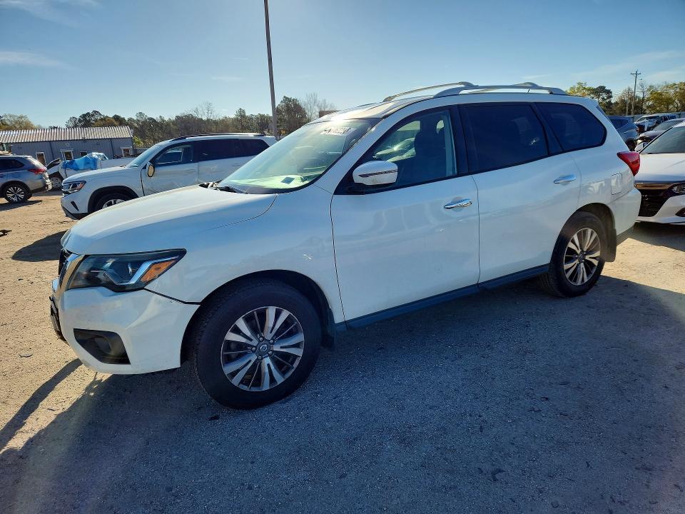 2018 Nissan Pathfinder s