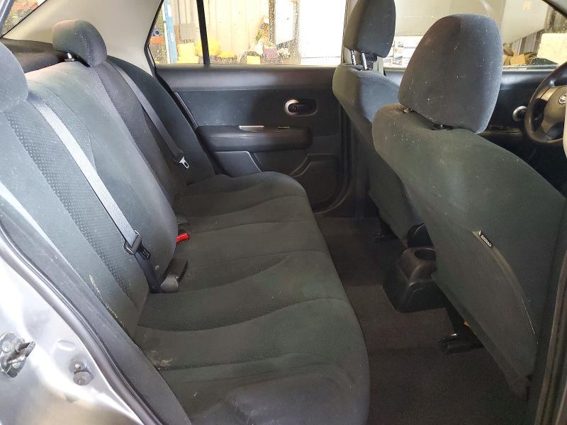 2011 Nissan Versa 1.8 s