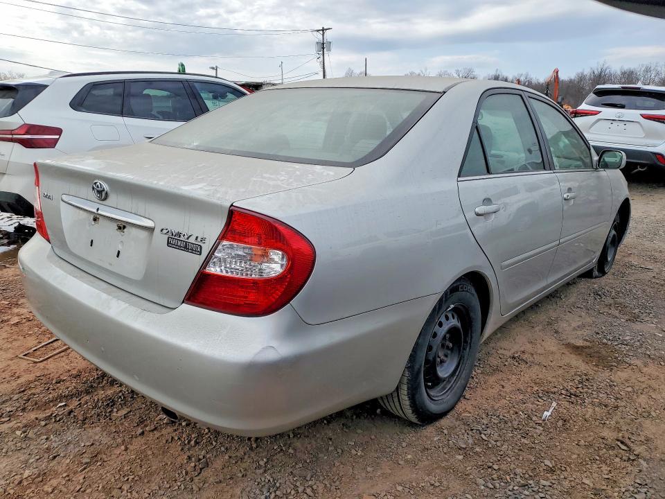 2003 Toyota Camry le