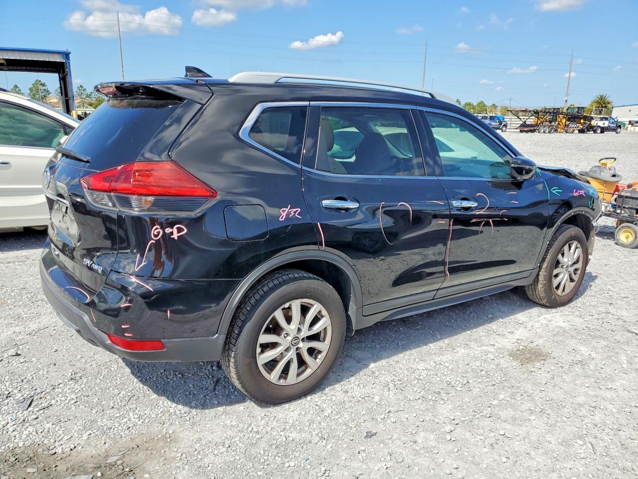 2017 Nissan Rogue sv