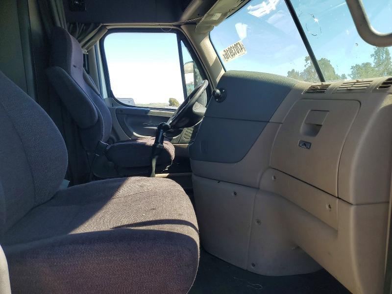 2016 Freigliner 2016 Freightliner Cascadia 113 Semi Truck