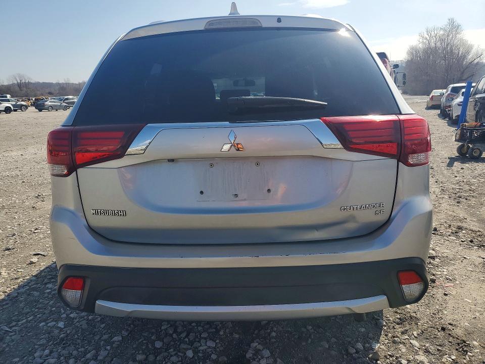 2018 Mitsubishi Outlander se