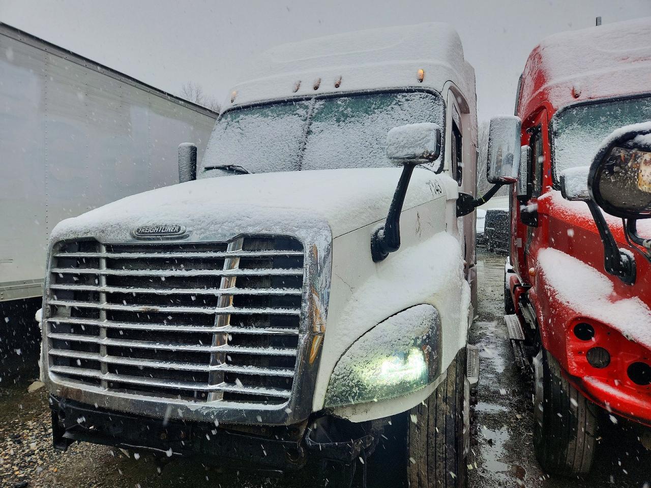 2016 Freightliner Cascadia 125 Semi Truck