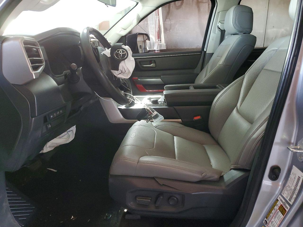 2022 Toyota Tundra SR5