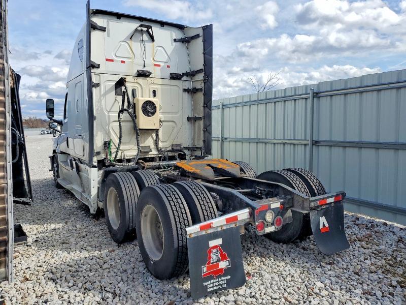 2018 Freigliner 2018 Freightliner Cascadia 126 Semi Truck