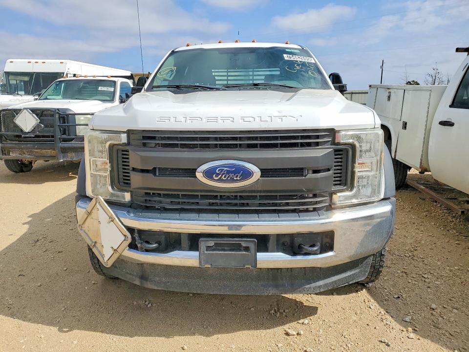 2017 Ford F450 Super Duty Flatbed Truck