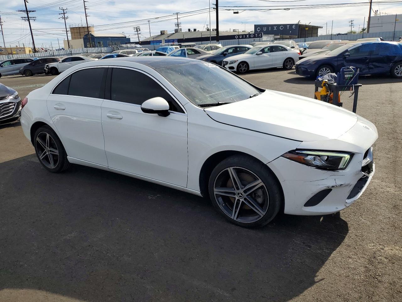 2022 Mercedes-Benz A 220