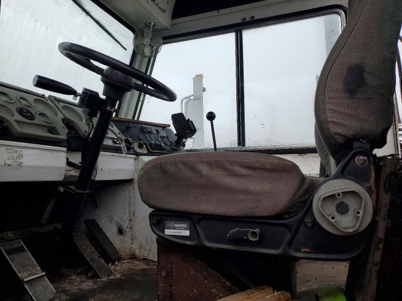 2004 Capacity Of Texas TJ5000-Semi Truck