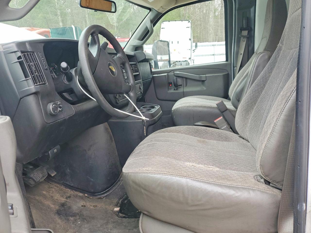 2018 Chevrolet Express Delivery Truck