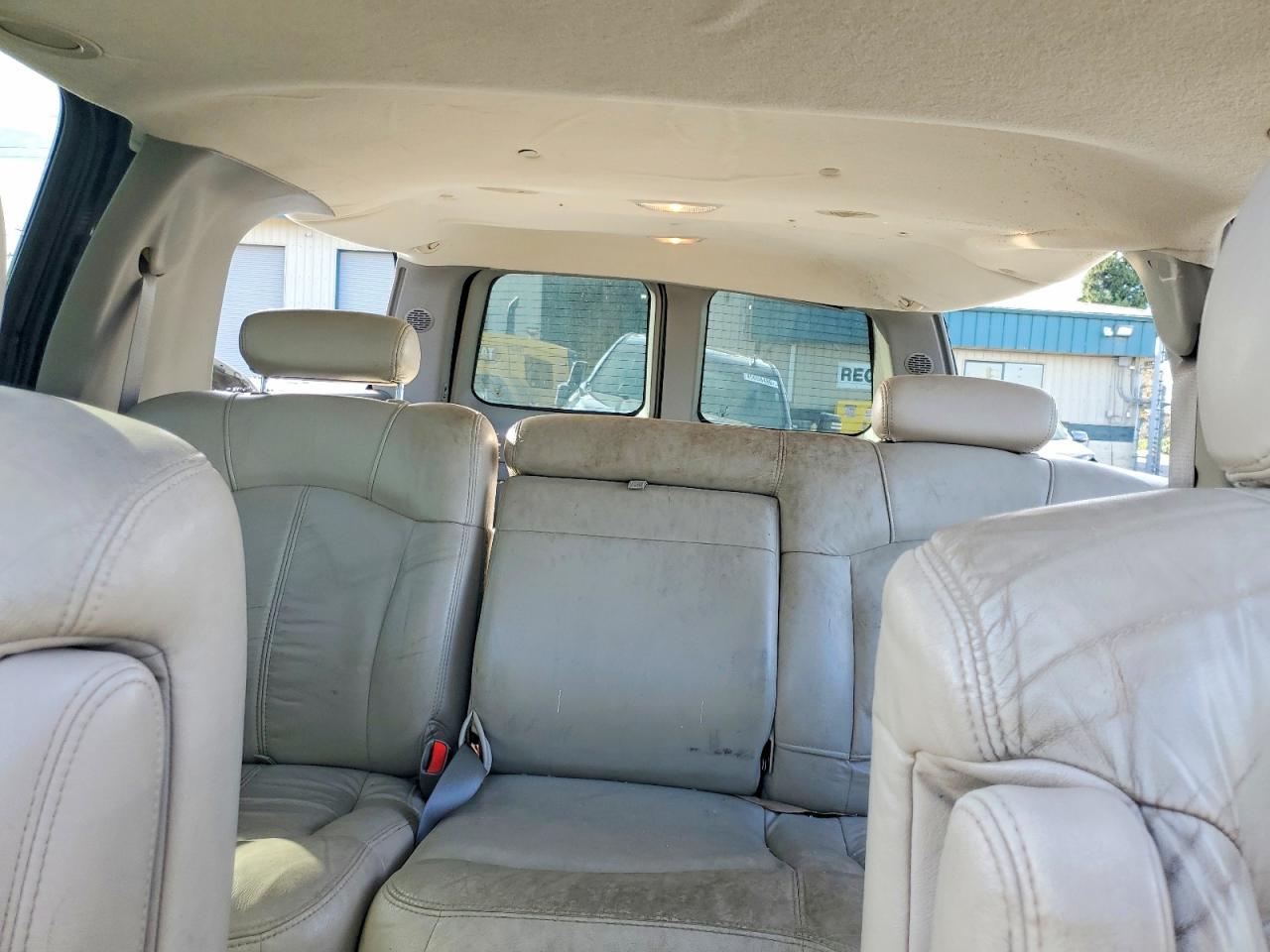 2000 Chevrolet Suburban K2500