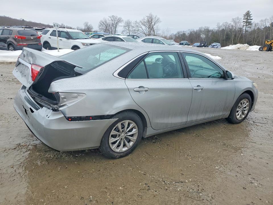 2016 Toyota Camry le